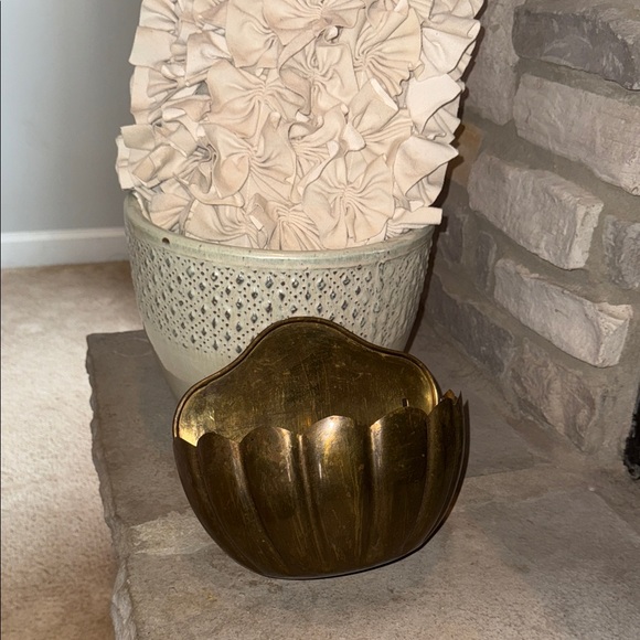 Vintage Brass Wall Planter - Made In Hong Kong - Picture 12 of 13